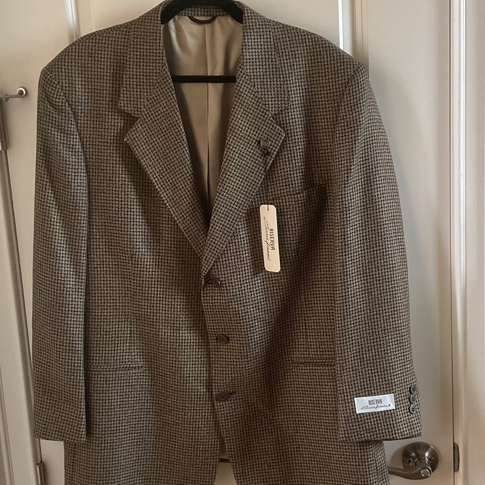 Classic Houndstooth Blazer in Brown